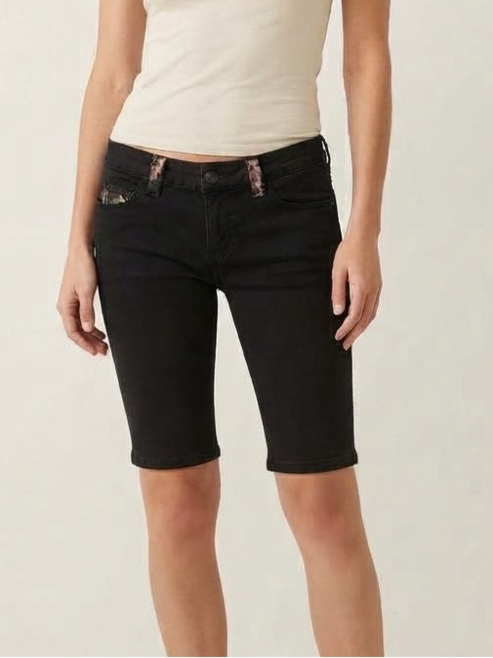 Tripp NYC Sz 27 (5 junior) Y2K Black Ribbon Satin floral Details Capris Pants
